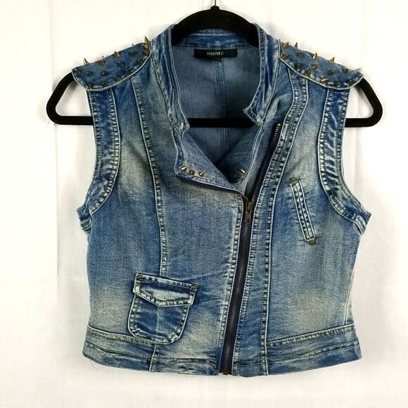 š¤5/$20š¤āFOREVERĀ 21..āspikedājeanāvest.. - Picture 1 of 10